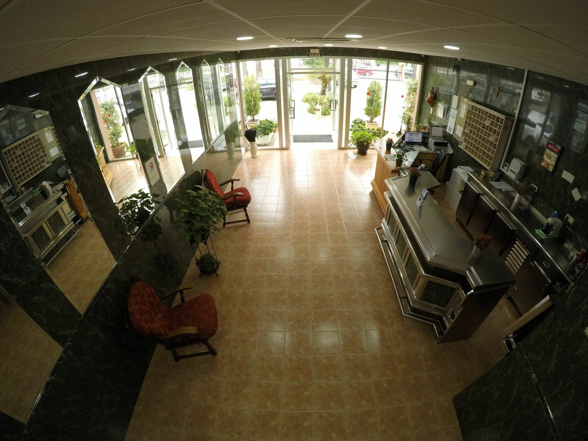 La Casa De Enfrente Pensión
